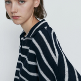Robe droite col V de profil