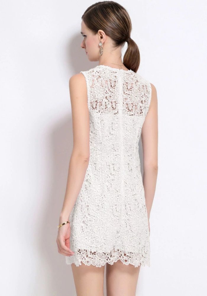 Robe blanche dentelle courte droite