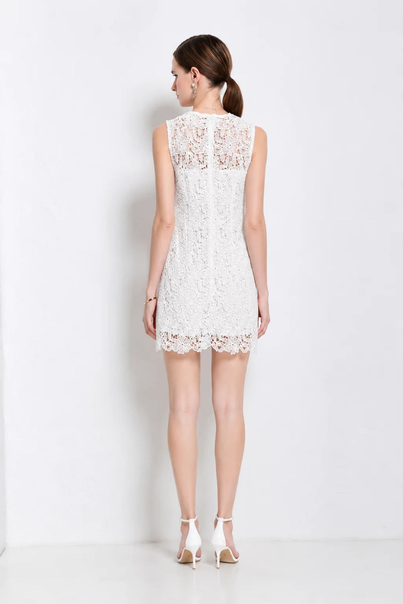 Robe Blanche Dentelle Courte Droite